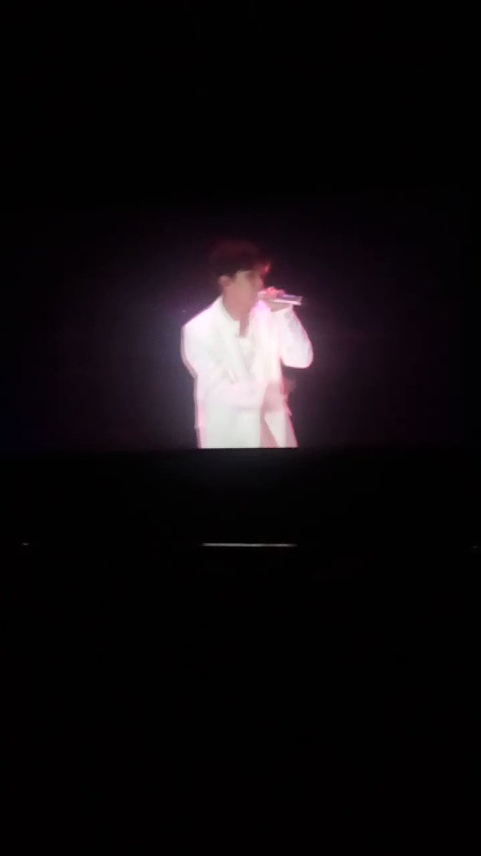 я держала себя чтобы не начать облизывать экран
#LoveYourselfinSeoulFilm