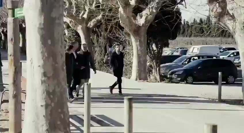 Hoy un grupo de fascistas le ha partido la cara a un compañero de @CiudadanosCs en Girona. Vean el odio y la violencia del nacionalismo en Cataluña. Estas actitudes están amparadas y alentadas por Torra. ¿Qué más tiene que pasar para que Sánchez rectifique y actúe? #NoNosCallarán