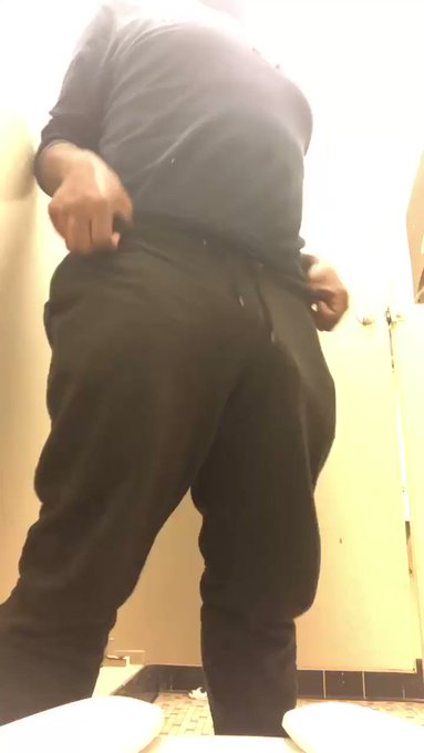 #BBC pissing in college campus restroom. https://t.co/YYq3FS0g8Z<a href="/tag/bbc"class="tags">#BBC</a>