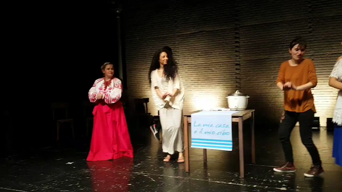 #lamiacasaèilmiocibo frammenti delle prove de #Lamiacasaedovesono. Dal 30 gennaio al 3 febbraio @teatrodigenova