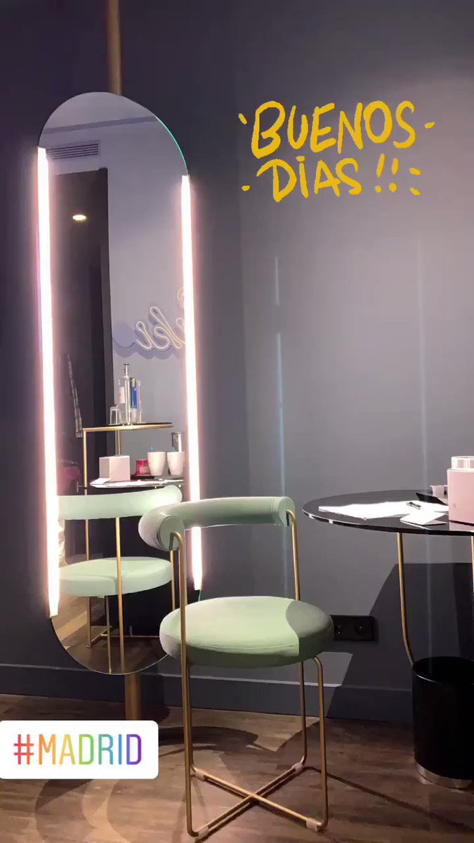 Buenos días, #Madrid!
TuristDamien al ataque 😍 tras el maravilloso desayuno en el @axelfriendly... no sigáis enamorándome tanto o me mudo a la habitación... #InLove #GayMadrid #AxelMadrid https://t.co/RRCuv63EHG