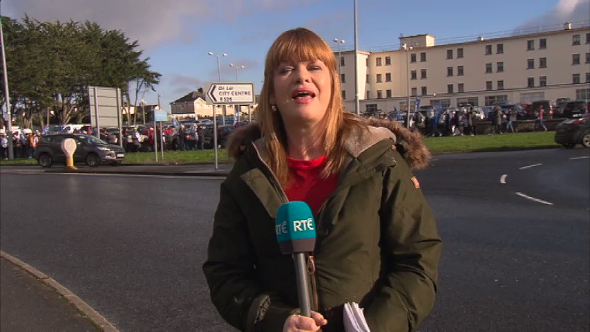 Reporting from picket line at University Hospital Limerick @rtenews @RTENewsNow #nurses #strike #Limerick @JimmyNorman