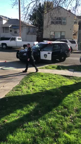 Filmmaker and Marine Corps veteran Adrian Burrell says Vallejo police Officer David McLaughlin assaulted him just for filming McLaughlin from his front porch. More on Bay City News wire and Burrell's Facebook: https://www.facebook.com/Adrian90313/videos/1531814190296933/ …