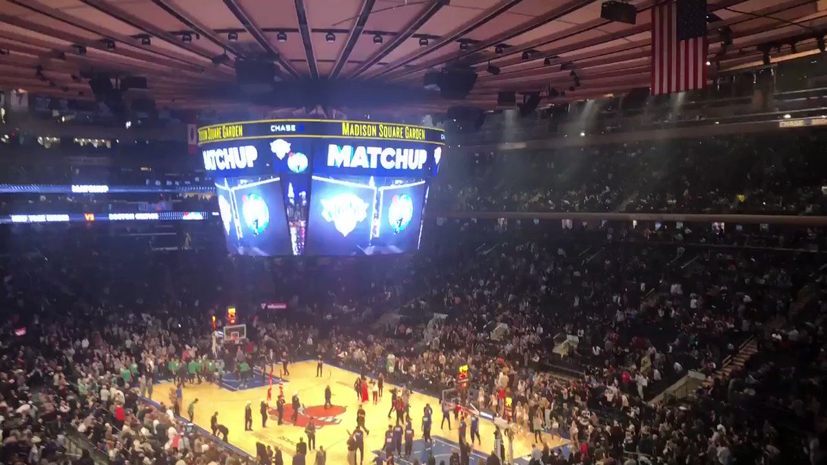 Kyrie Irving Madison Square Garden Cheers Kyrie Irving Pregame