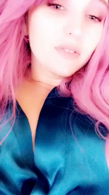 Model - Lucy London bigtits