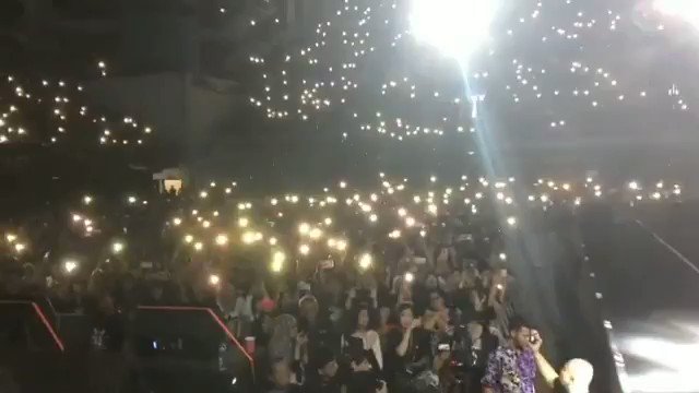  Dari awal mereka sudah dukung Jokowi alasannya ialah gempitanya pilkada DKI dimana Jokowi (Hikmah Terpenjaranya Ahmad Dhani)...  Salam 2 jari...Ganti presiden ungkapnya dengan tegas