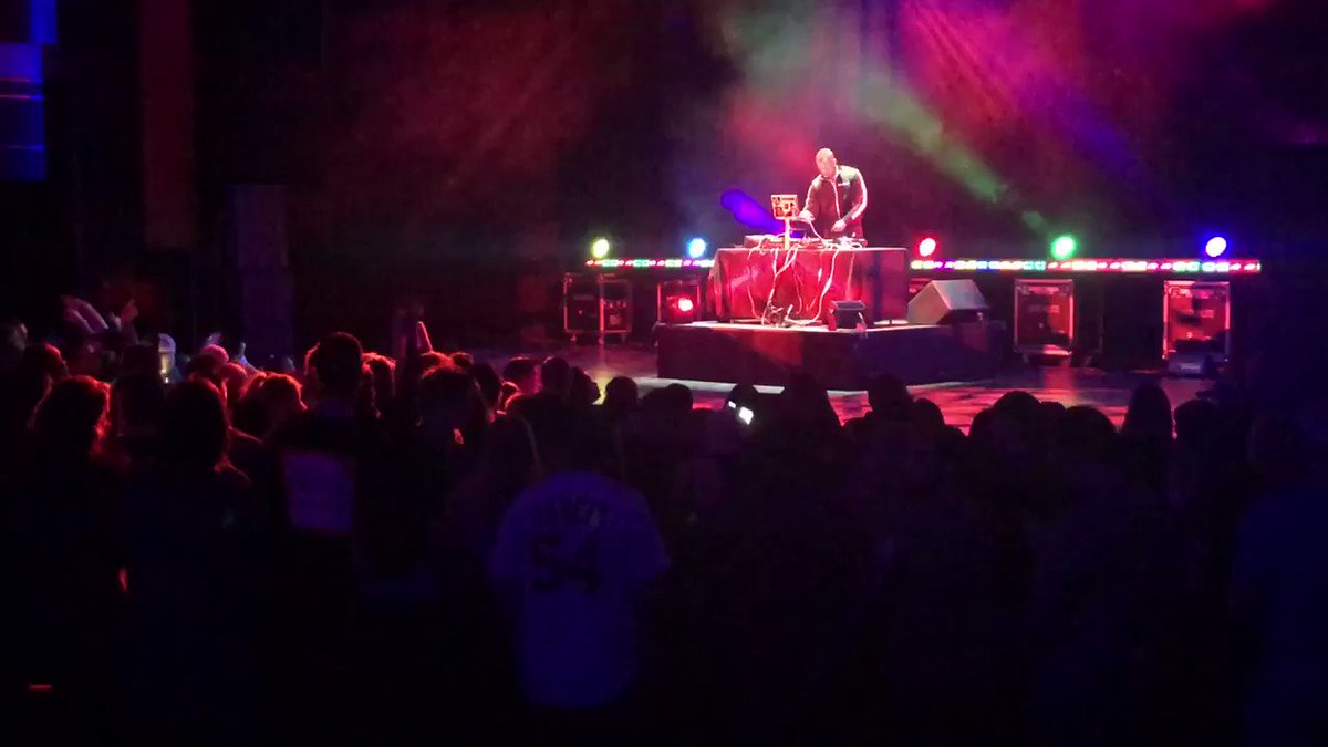2 minutes until Wacka Flacka Flame!! 🔥 Who’s all here Lions?!