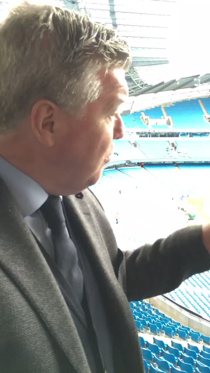 ❓Would this title trump last year's❓
@GNev2 with @GeoffShreeves
"Last year was incredible for #MCFC ... but to me this would be a more impressive title win for City"
Agree? Let us know your thoughts
👇👇👇