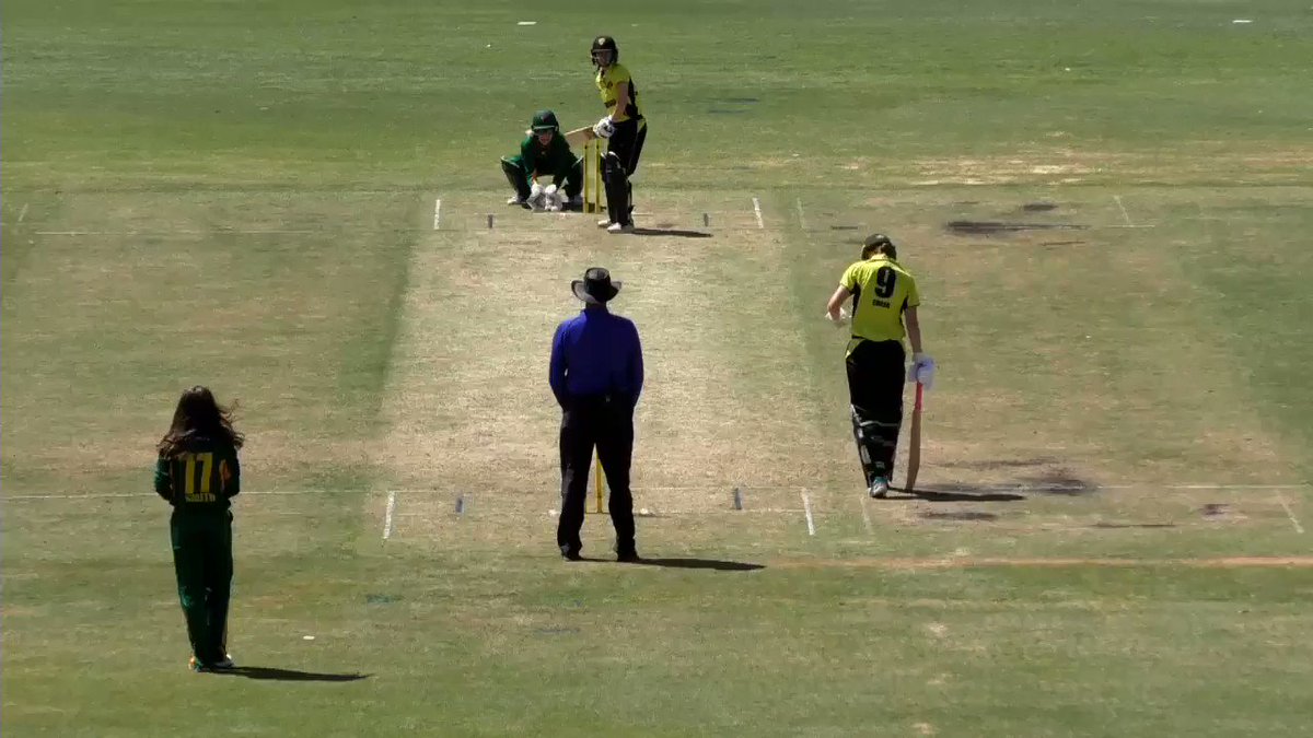 14-year-old Amy Smith made her #WNCL debut on Friday to become our youngest-ever List A/First-Class debutant - male or female.
@RicFinlay says Amy could also be the youngest-ever debutant around Australia.
Here's her first wicket! 👏
#WeAreTigers @newtownbucks