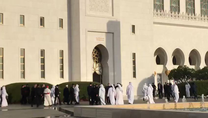 Pope Francis and the delagation just entered the Shaikh Zayed Grand Mosque in Abu Dhabi