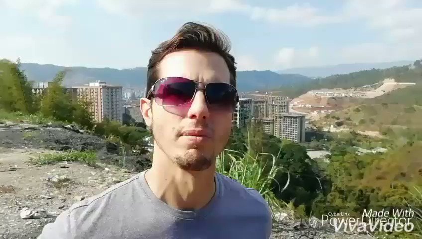 VIDEO 23: Un argentino en Venezuela. Me sigo sorprendiendo de las cosas que veo en Venezuela y que los medios no informan ¿CON qué objetivo? #MiCamaraSonMisOjos, saquen sus propias conclusiones.
Instagram :@DiegoEnLaLucha
Facebook y YouTube :Diego Tw