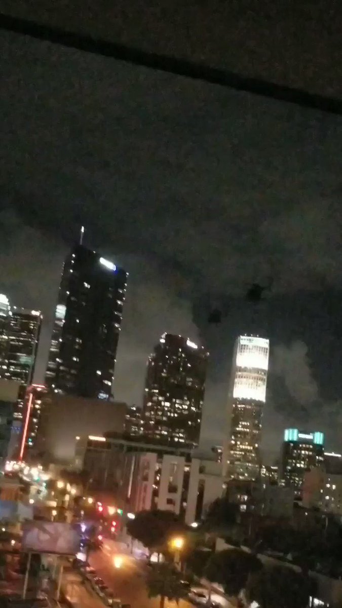 Apparently the US Army is conducting drills in #DTLA 🤥 (bs) & no heads up was given. TY @MizSkellington 4 being the 1st one to post about this. I followed ur thread all 🌃. I heard them approaching the city & couldn't find any info about what was going on last night!!! Smdh. #LA