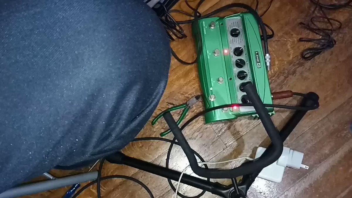 Looper switch modだけは頑張ってつけれたけど、純正じゃないペダルの時に100のexpにする方法がよく分からんです。。ペダルを削ってレンジを大きくするくらいしか無いのかな??