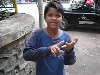 प्रतिभा जो बेमिसाल है..एक होनहार बच्चा मुम्बई के हैंगिंग गार्डन में मोरपंख किसी भी विदेशी भाषाओं में बेच सकता है
कृपया एक बार ज़रूर देखें 🙏🏻
@SrBachchan
@sanjay_patodiya @BeejalBhatt @EF_MahekShukla @ashokmistry4545 @prashantkawadia @PayalRohira1 @ladva_aj @SnehalRajpal