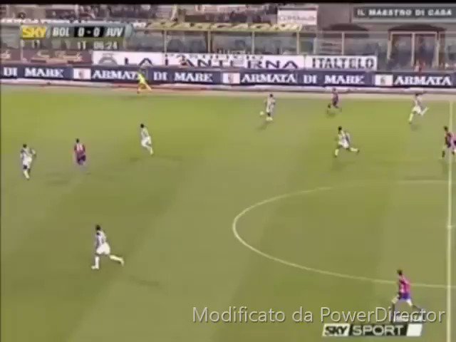 Bologna-Juve 0:1
L'arbitro è Pieri, contestatissimo.
Dai tabulati risulteranno 501 contatti telefonici (SIM svizzere) tra lui e Moggi.
A fine gara, un dirigente juventino telefona a Sky per chiedere la cacciata di Caressa e Bergomi.
PS: Pieri ora è moviolista Rai 2.
#JuveOut