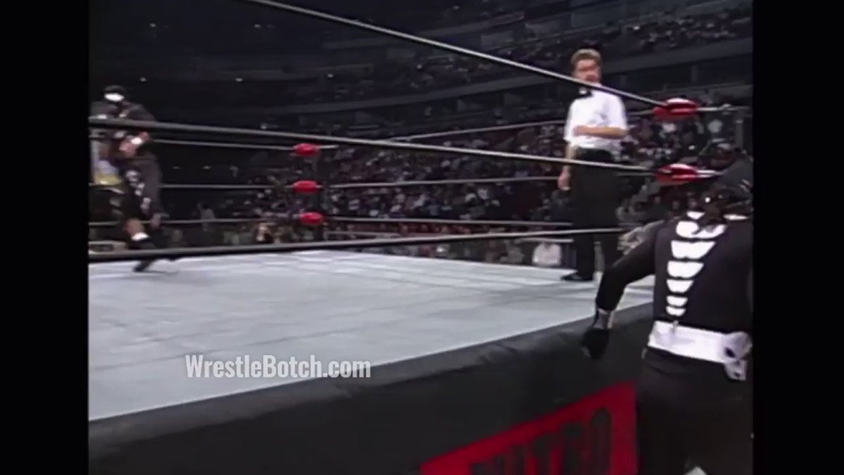 La Parka with an innovative defensive maneuver.