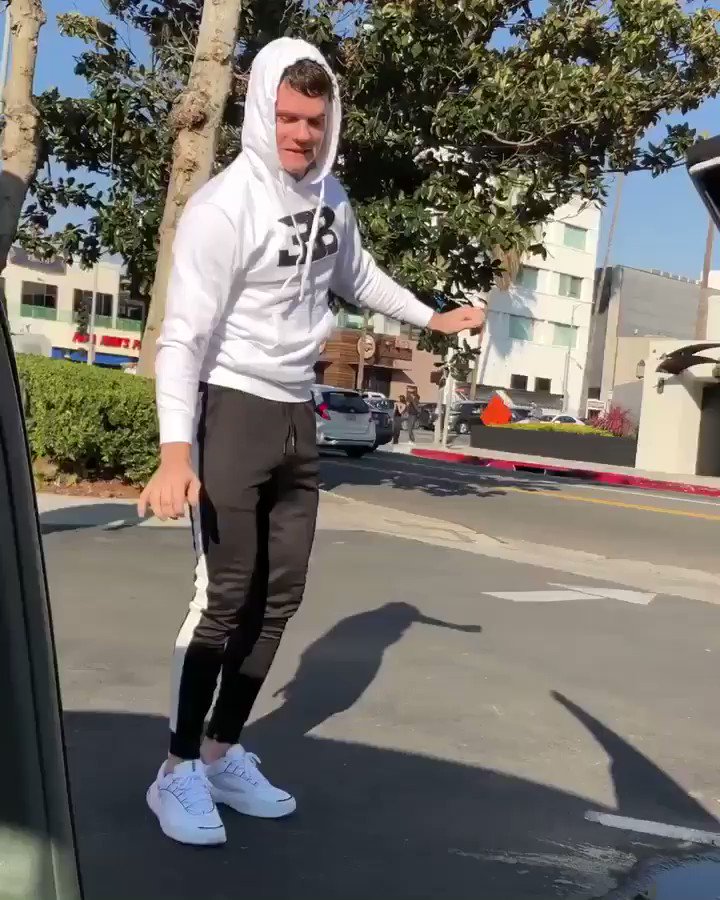#GetUrMerchChallenge 🔥🤣😂🤞🏻 @dmoore_1 @ZO2_