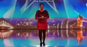 Elle a lâché sa meilleure vanne et les gens ils sont en mode « wsh t sérieuse là ¿? » 😭😭