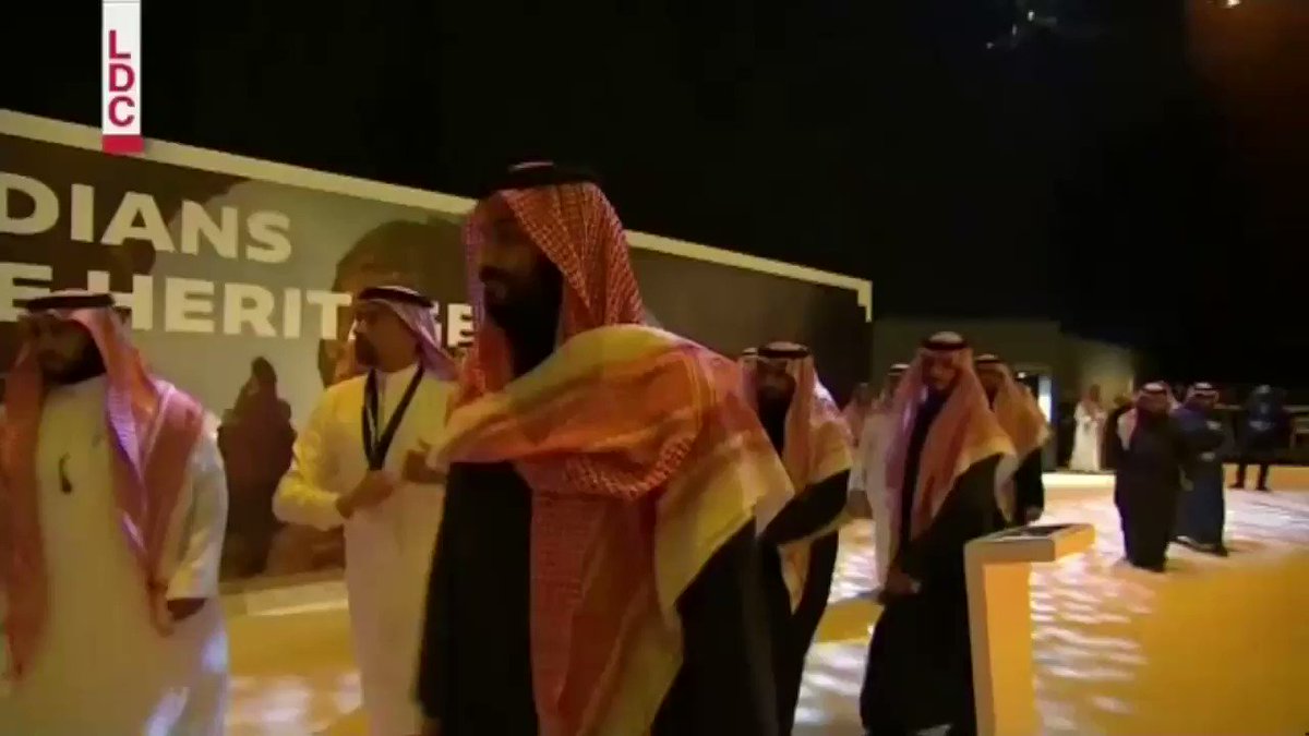 "هذا لاشئ"..
جملة تعنى أنه مهما عملنا وقدمنا لهذا الوطن العظيم فلن نوفيه حقه .
سر ياسيدي ونحن معك 🇸🇦🇸🇦💚
#رويه_العلا #محمد_بن_سلمان