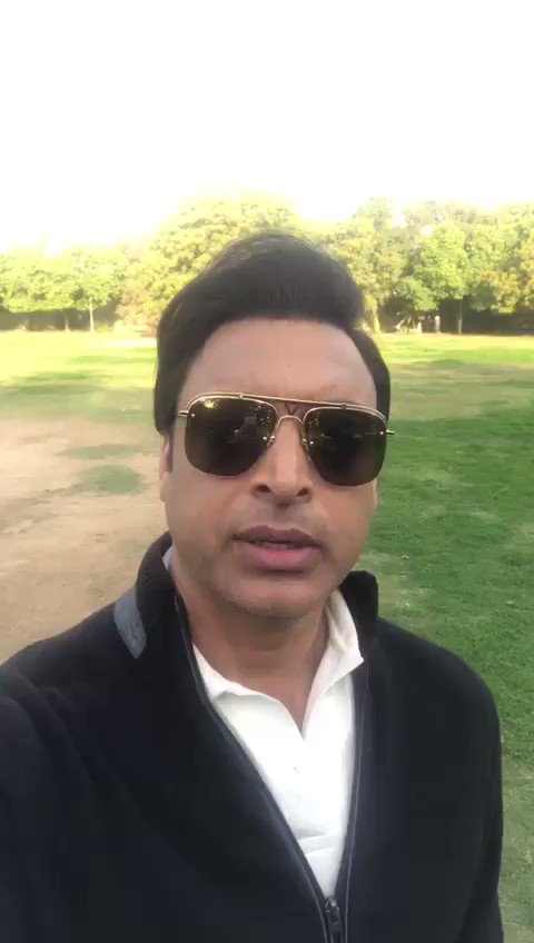 Hello 14th February is the date, mark your calendars guys. Main bhi araha hun iss baar league khelnay.. Aakhir inn bachon ko bhi pata chalay kay tezi hoti kia hai! #shoaibisback #Pakistan