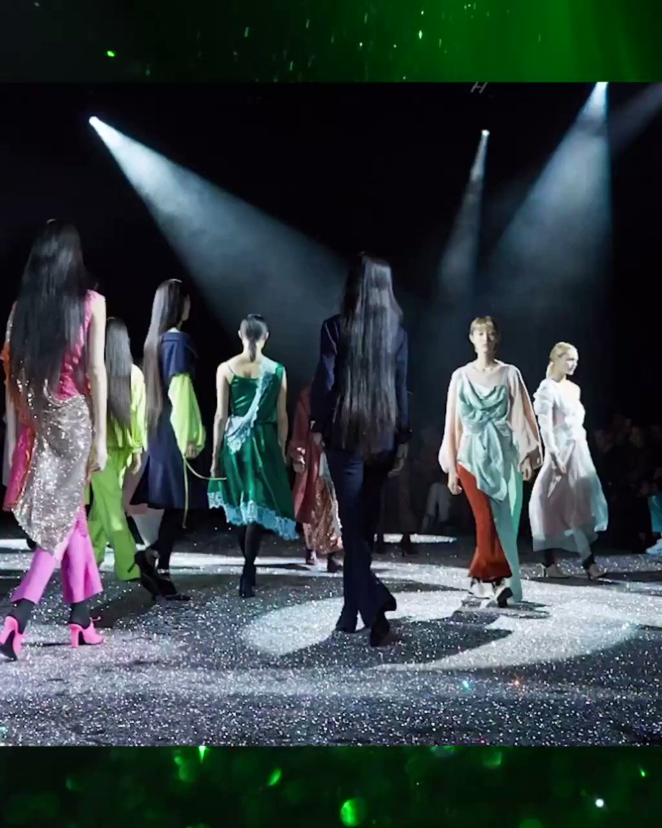 A galaxy of over 3 million crystals created more than a few breathtaking #SwarovskiontheRunway moments at #siesmarjan's #NYFW show. #FW19