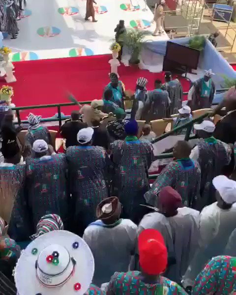 Good morning Twitter Nigeria.I’m having problems deciphering and decoding this ‘conversation’ between Gov. Amosun, Bola Tinubu and Prof. Osinbajo.NGN50,000 to one lucky person who can do so most accurately before 6pm today.Winner to be chosen by the erudite @segalink.