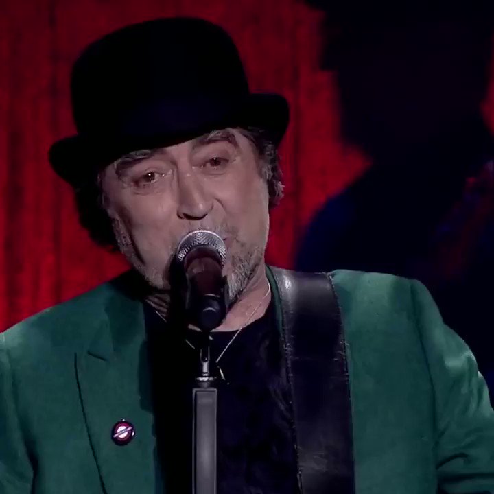 El cantautor español #JoaquínSabina cumple 70 años. Considerado uno de los artistas más influyentes de la historia, repasamos algunos de sus memorables temas y celebramos la vida del poeta. 🎂🥳🎶