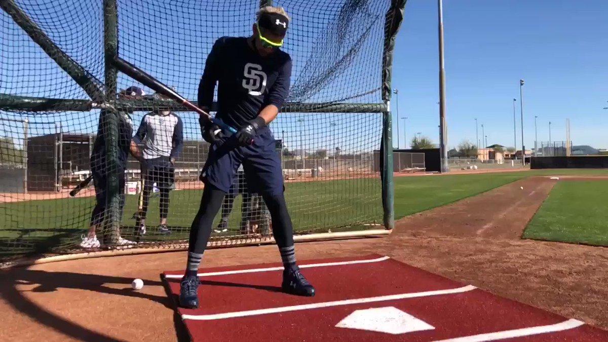 Let us welcome you to #PadresST with the sweet swing of @tatis_jr 🌵