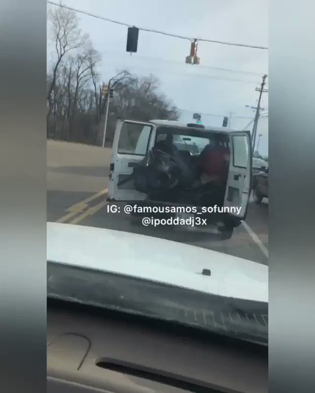 “What the hell?!” 😳😩😂 @FamousAmosFunny @iPodUncut