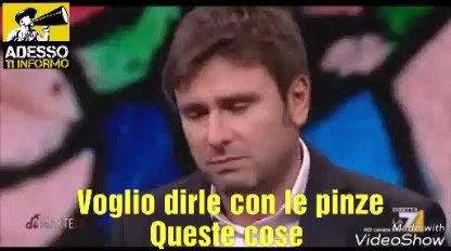Ieri ci siamo distratti con la richiesta di applauso e c'eravamo persi sto passaggio della lezione del Prof. #DiBattista sul #PIL che crolla se troviamo la cura per il cancro.
#lamiseriaumana