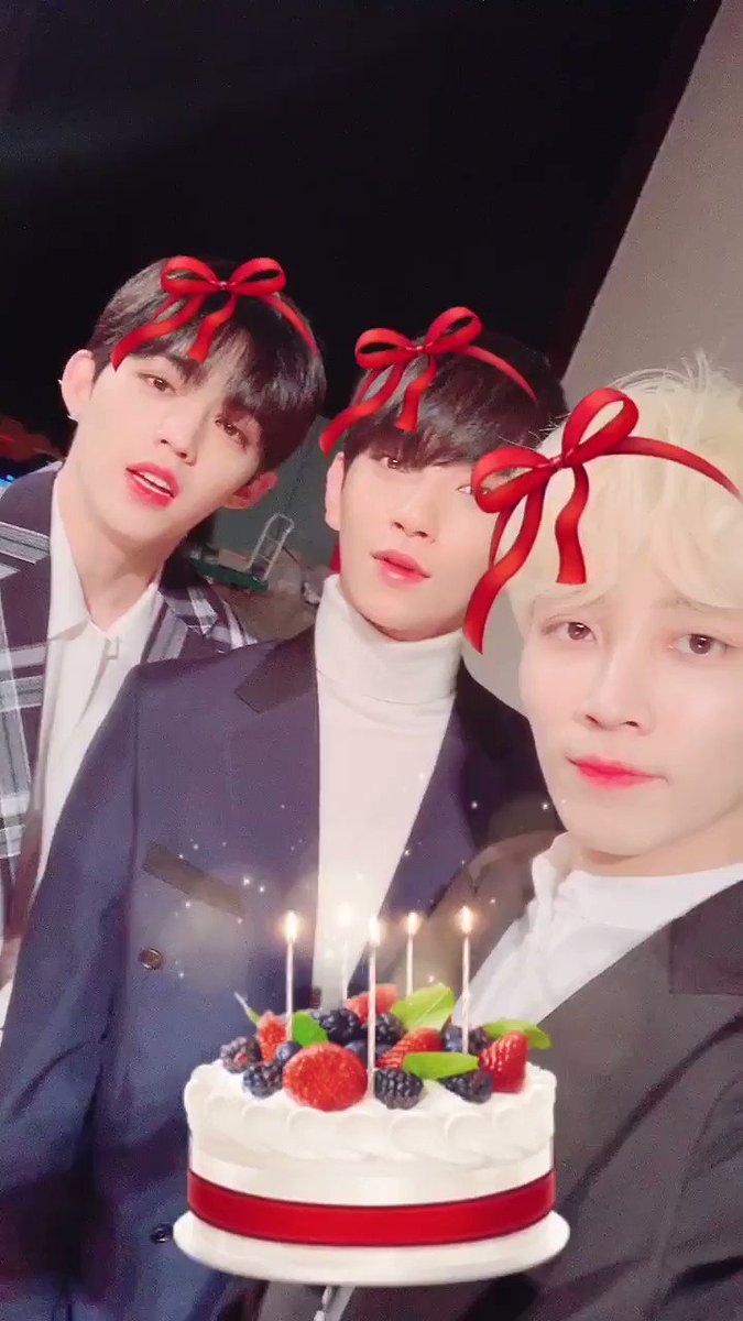๐HAPPY BIRTH DAY TO CARAT๐
#HAPPYCARATDAY ๐
#์บ๋ฟ_์ธ_๋ฒ์งธ_์์ผ_์ถํํด ๐
from. #SEVENTEEN #SCOUPS #JEONGHAN #JOSHUA ๐๐