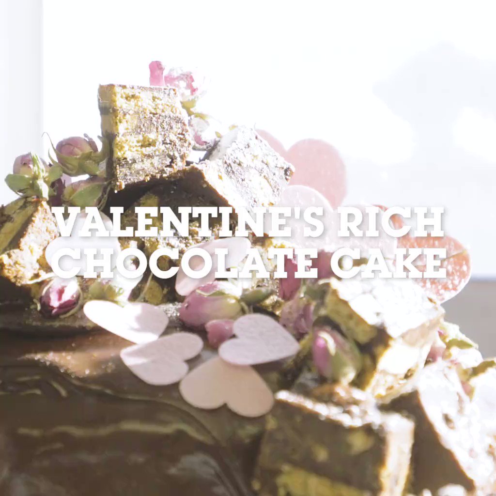 Why not make something this #ValentinesDay? This delicious #chocolatecake would make the perfect gift – and it’s #vegan! 🍫🎂
Plus, did you know that vegan spread is responsible for one tenth of the CO2 emissions of butter, one seventh of the land use and half the water use? 😲
