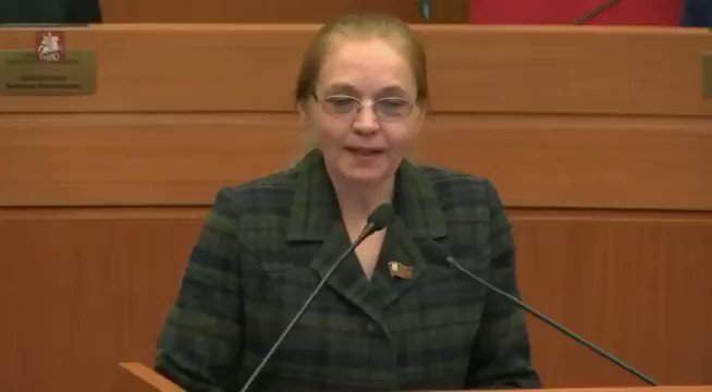 Прекрасная Елена Шувалова защищает москвичей от произвола богатеев, требуя снизить цену за парковку.
Спикер Мосгордумы хамски орет на неё, перебивая.
Эти люди, видимо, полагают, что им сам черт не брат.