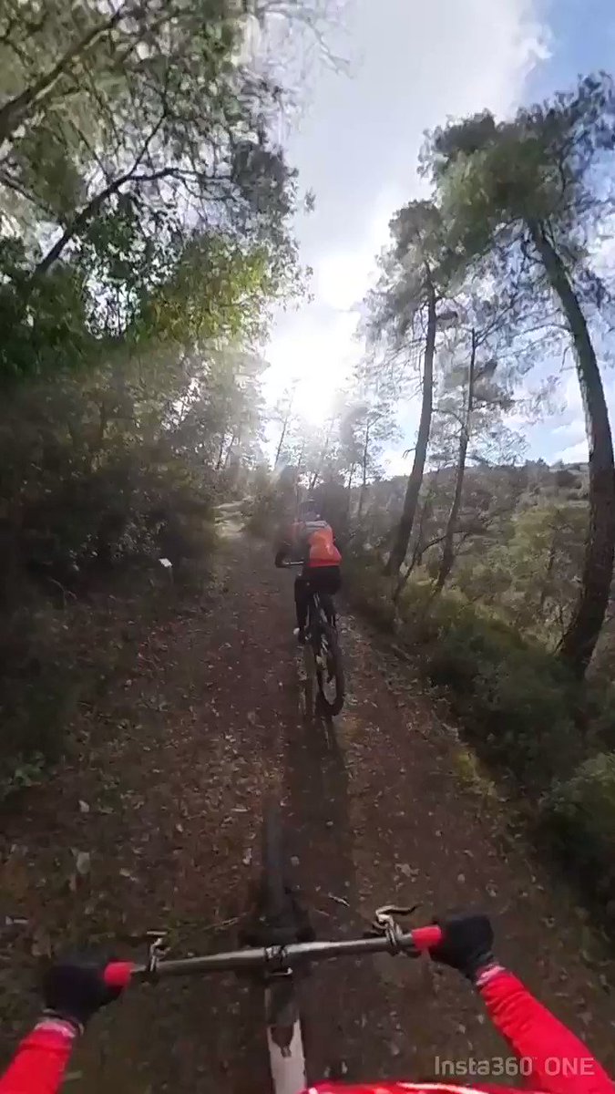 Breathing hard in the wheel of @AnnavdBreggen ๐
Preparations for @CapeEpic well underway here on Cyprus ๐๐
@iamspecialized #iamspecialized @boelsdolmansct