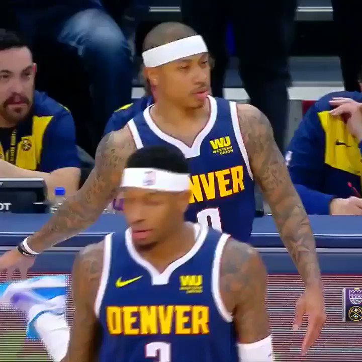 #NBA
#IsaiahThomas hace su regreso al tablonsillo y recibe una calurosa ovacion de pie de todos los fanaticos de #Denver. 👏🏻👏🏻👏🏻👏🏻👏🏻
#OnTimeDeportes