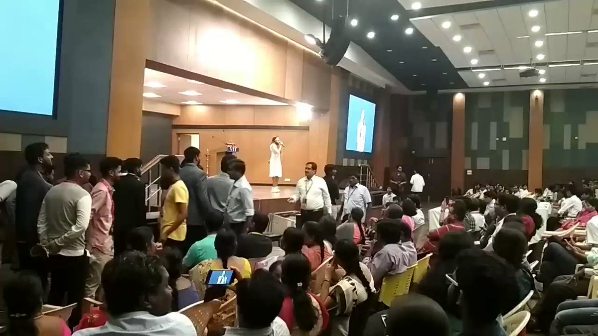 When I entered the Auditorium in #VIT @paro_nair Madam speaking about #Thala #Ajith and she going to finish, I felt really sad. But a student asked question and it makes me confidence that the answer will be #Ajith Sir!!! Exactly #Ajith Sir only... Madam! Thank you for coming 🙏