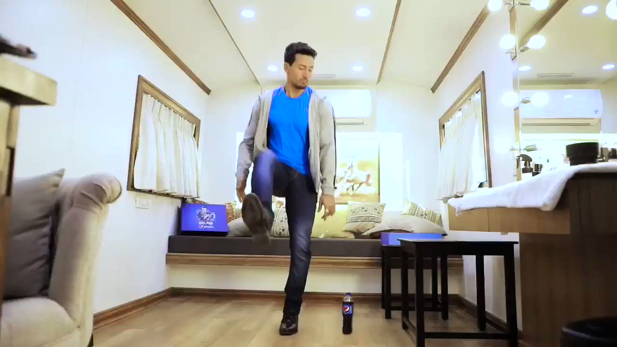 In a committed relationship with #Pepsi 💙 #harghoonthmeinswag @PepsiIndia