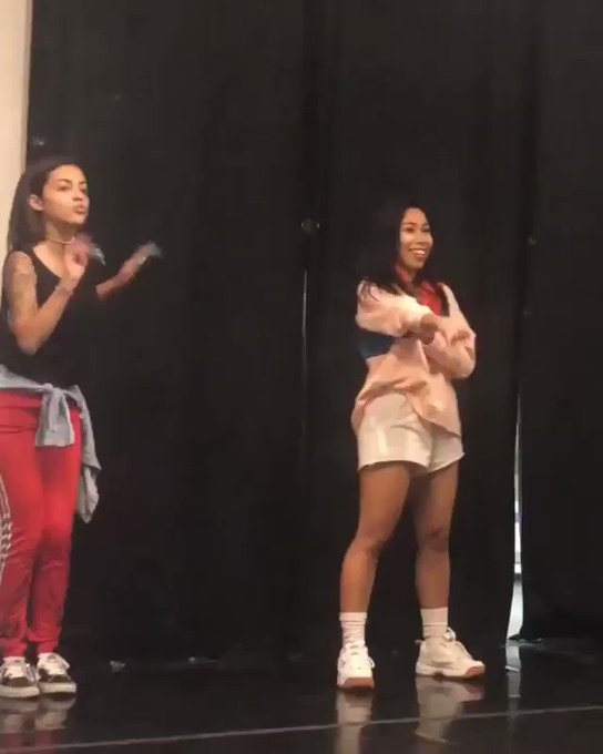 😛💜 happy Valentine&rsquo;s Day 🌹 https://t.co/dZzxPIDNSJ<a href="/tag/walkintheclub"class="tags"><span>#walkintheclub</span></a>