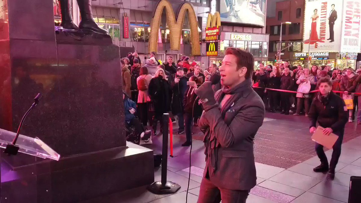 We are so excited to have @Andy_Karl from @PrettyWoman perform for us at #TimesSquare's annual vow renewal on the iconic red steps. #lovetimessquare #ValentinesDay