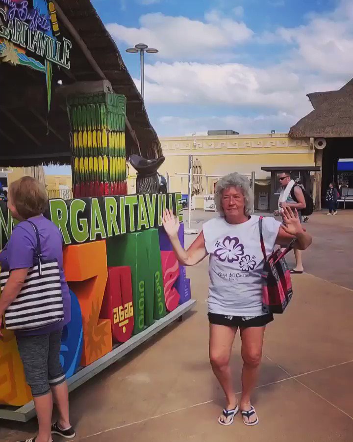 #Friday is here! 😎 Have a great #Weekend, #Parrotheads! 😉
#MargaritavilleCozumel #StateOfMind #Cozumel #FridayFeeling #FridayMotivation #FlashbackFriday #FBF #HappyFriday #HappyWeekend 🎥 Clara Johnson
