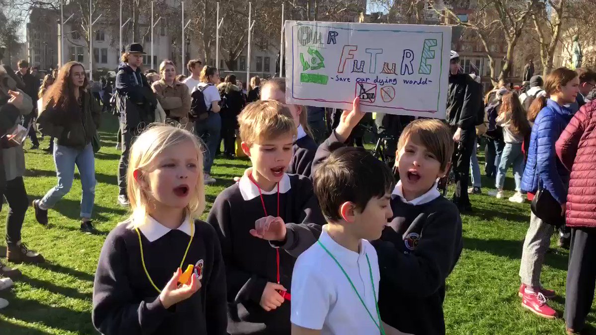 ‘School can wait but the planet can’t!’ - These kids got it! At Parliament Square in London today - #FridaysForFuture #SchoolsStrike4Climate. @GretaThunberg 🌎