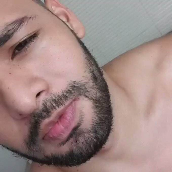 Online right now and waiting for you guys at https://t.co/Ywz4EtL8Rb
#colombian #gay #hairy #toys #student