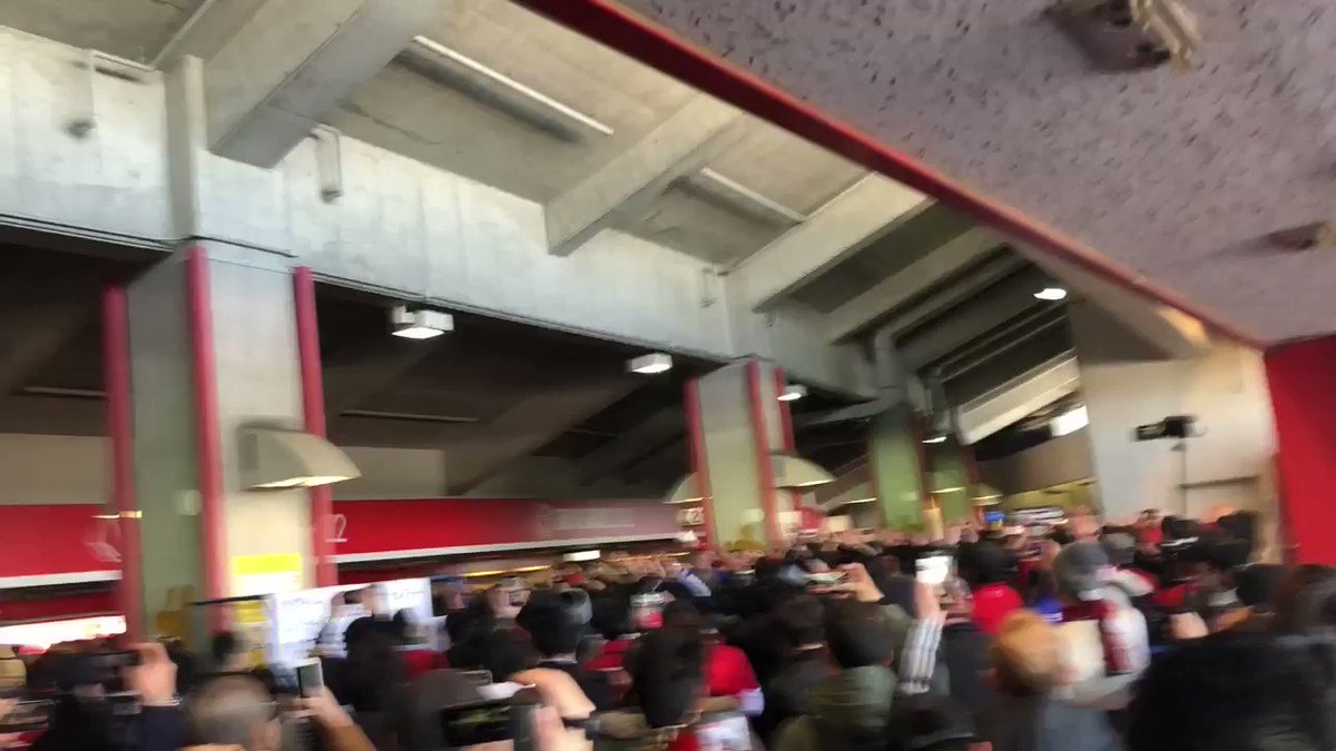 浦和レッズの応援歌 チャント コールの動画と歌詞 威風堂々から赤き血のイレブン Football Records