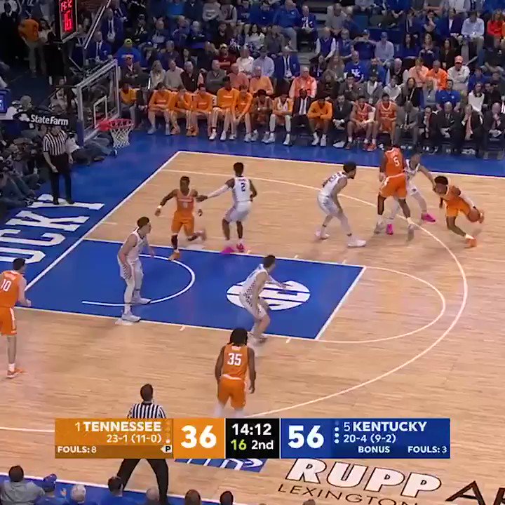 EJ Montgomery with AUTHORITY! 💪 @KentuckyMBB