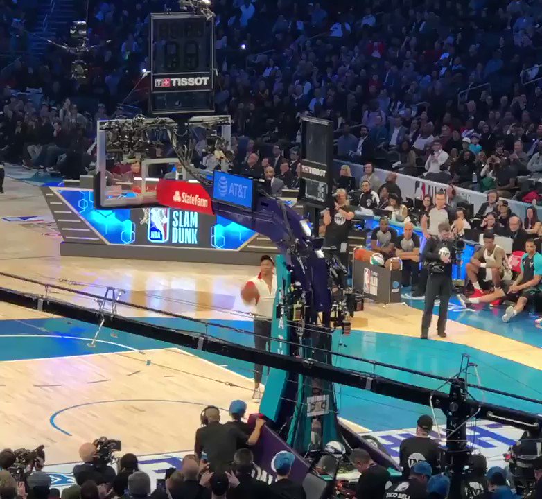 Teamwork makes the d̶r̶e̶a̶m̶ dunk work.
@hamidoudiallo got an assist from #RussellWestbrook. #ThunderUp #NBAAllStar