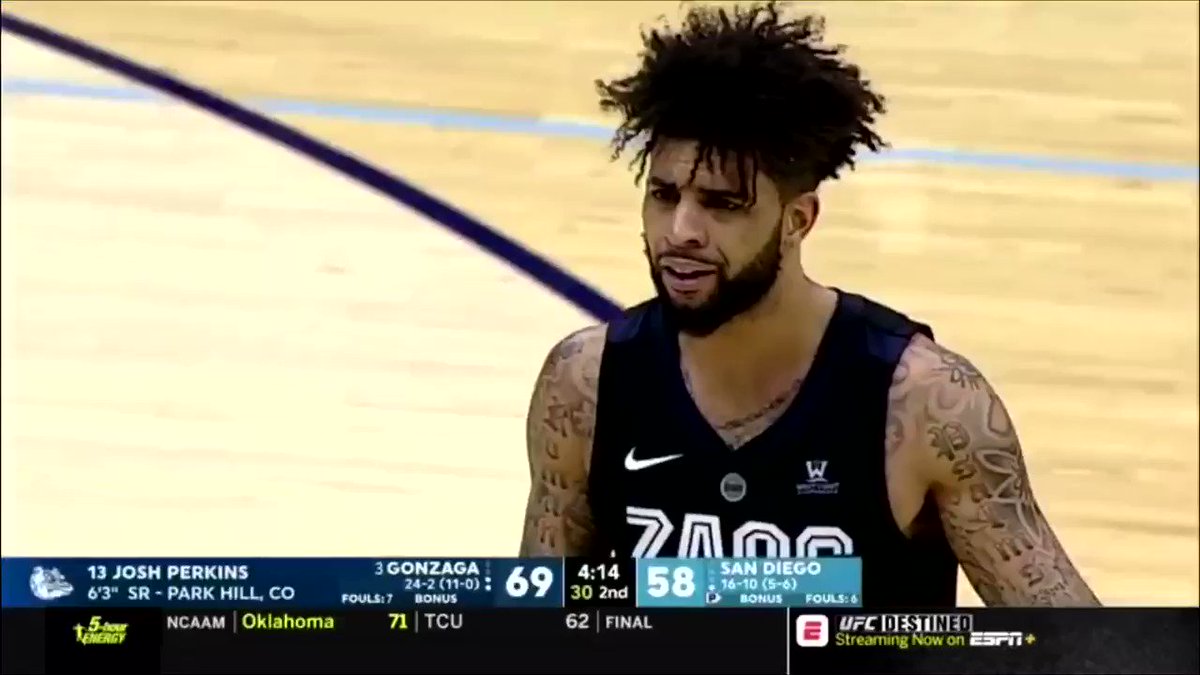 . @BillWalton on (@Ohmeomy) - "What a great broadcaster... 40 years calling some of the worst bball ever."
@DavePasch - "And 13 with you, I'm almost halfway to Lawler's Law. Forget 1st to 100 wins."
Bill - "Bingo! Fasten your seatbelts! I love Ralph Lawler."
😂😂😂 #Clippers