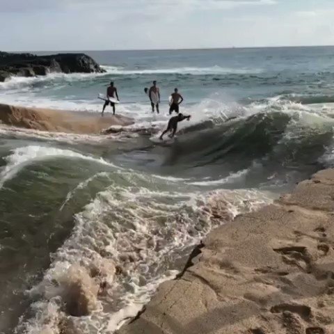 Waimea river in Hawaii
.
#hawaii #video #amazing #videooftheday #surfing