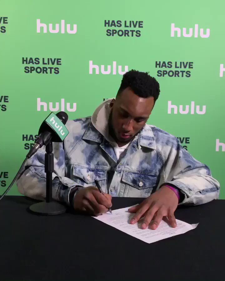 Hulu’s paying me every time I say “Hulu has Live Sports.” #hulusellouts #neversellout #exceptforhulu #huluhaslivesports #hulupaidme #sponseredpost #ad