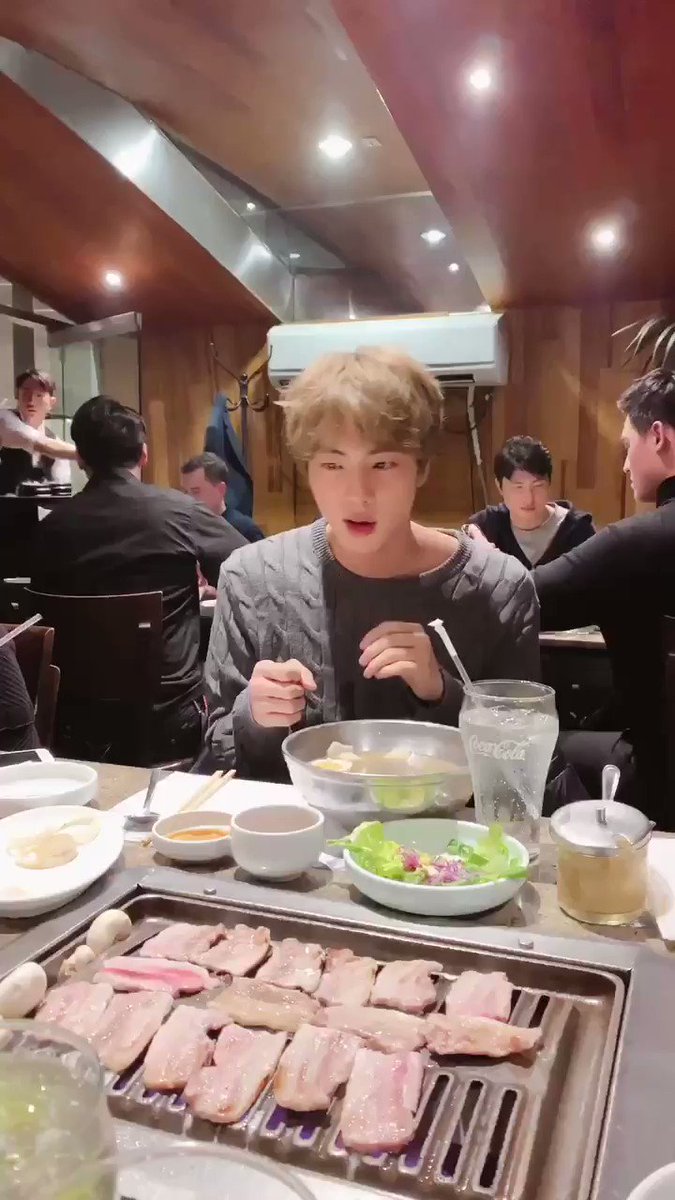 요거는 진형 쇼하는 거랑 홉이형 생일이니까 올리는 거고
#호비생일ㅊㅋ
