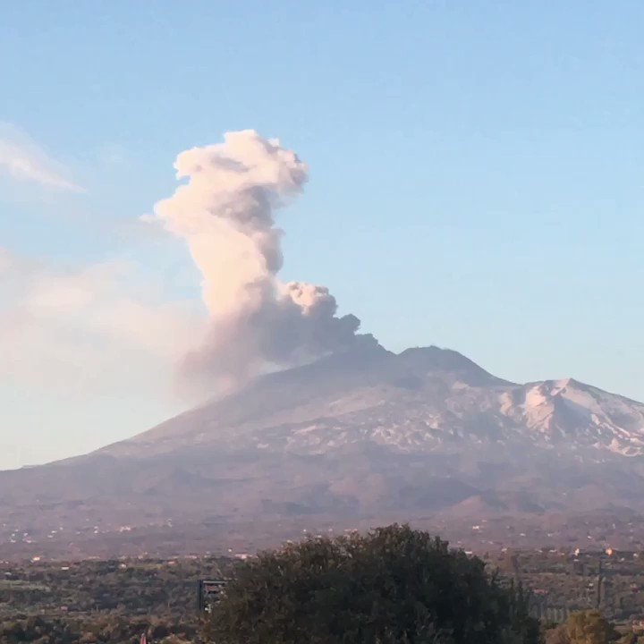 L’Etna il vulcano buono da un po’ irrequieto!!!!!!#etna #sicilia #vulcanobuono #carmelopadellaro #musicparty #musicwedding